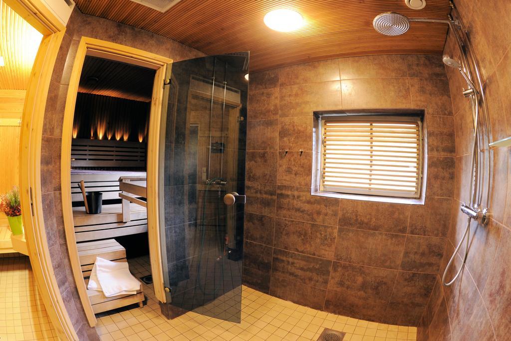 Hotel Krapi Туусула Екстер'єр фото