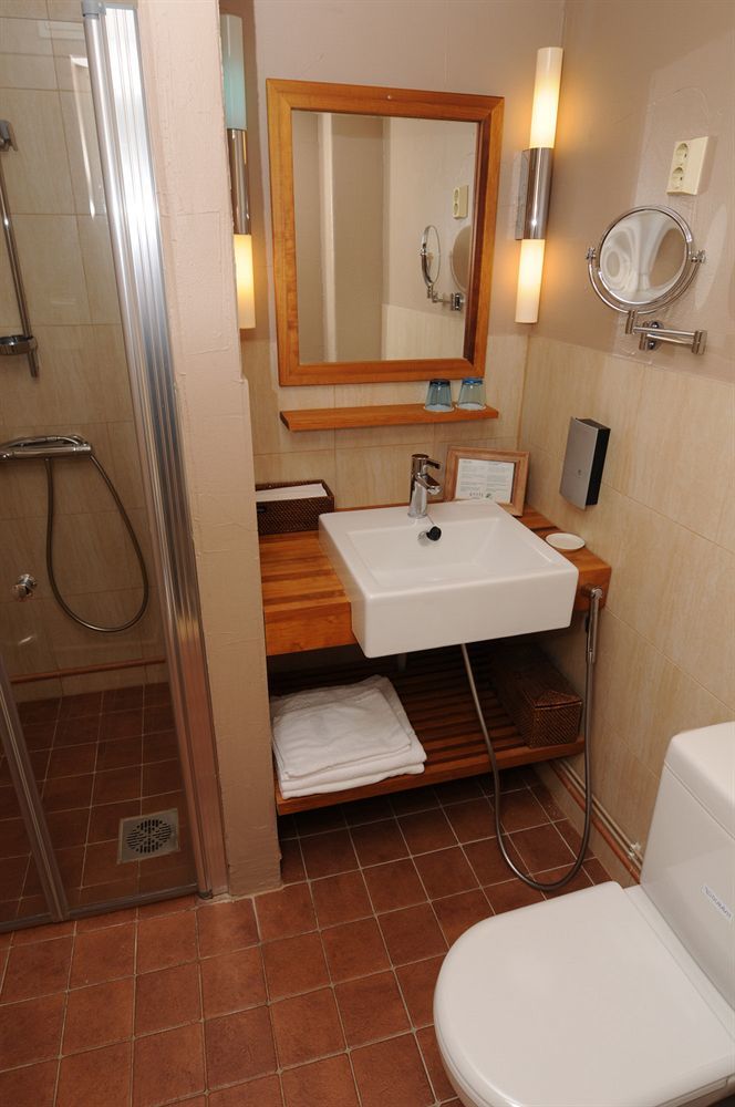 Hotel Krapi Туусула Екстер'єр фото